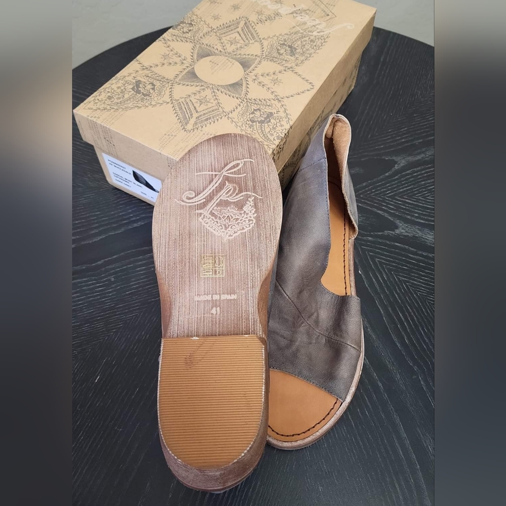 NIB size 41 Free People Mont Blanc Sandals - Picture 2 of 2